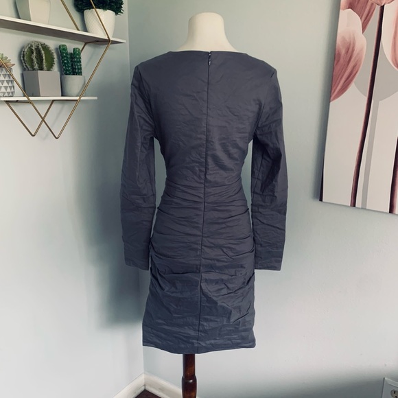 Nicole Miller • Fitted V-Neck Mini Dress • SZ 6 • Retail $440 - Picture 13 of 13